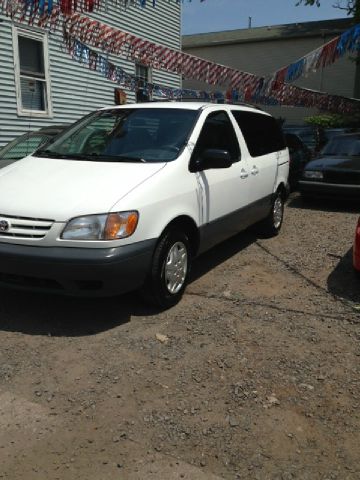 2001 Toyota Sienna X