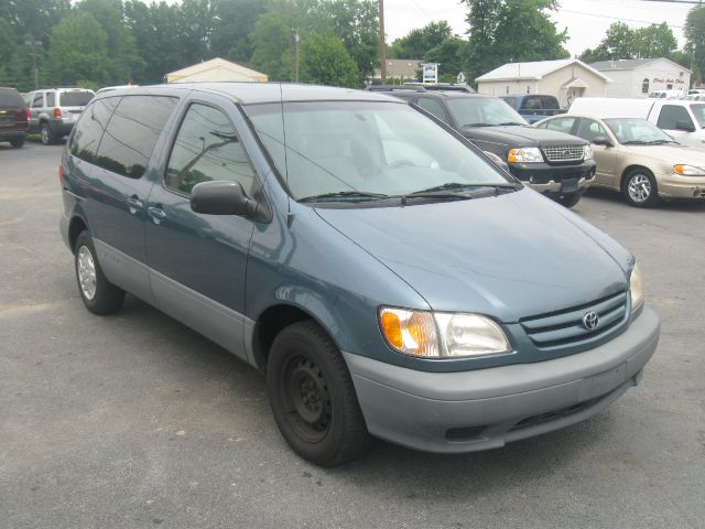 2001 Toyota Sienna SEL Sport Utility 4D