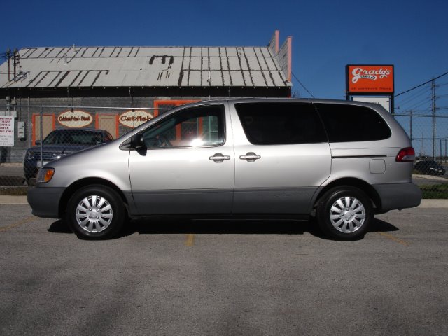 2001 Toyota Sienna SEL Sport Utility 4D