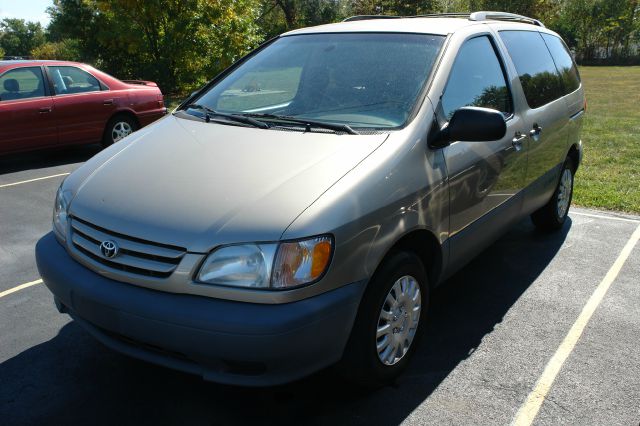 2001 Toyota Sienna X