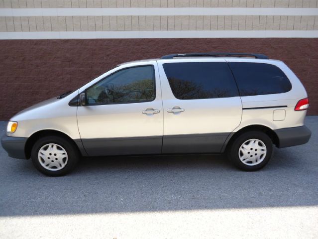 2001 Toyota Sienna X