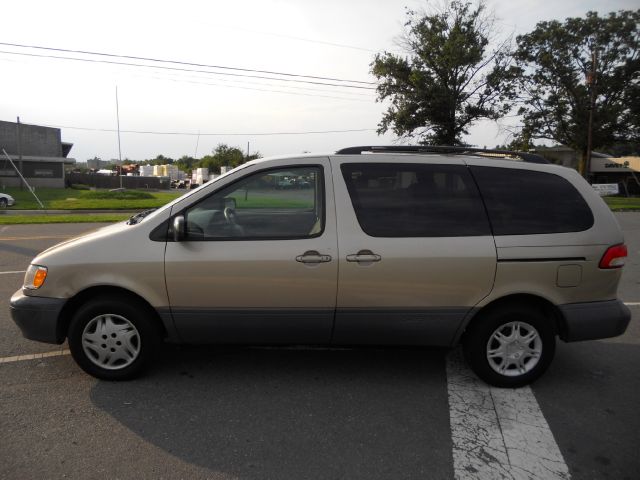 2001 Toyota Sienna X