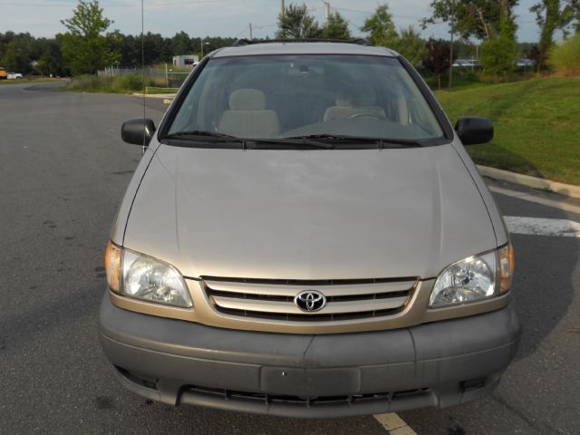 2001 Toyota Sienna X