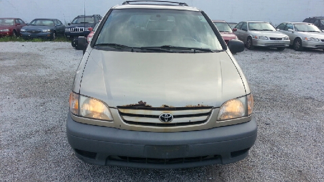 2001 Toyota Sienna X