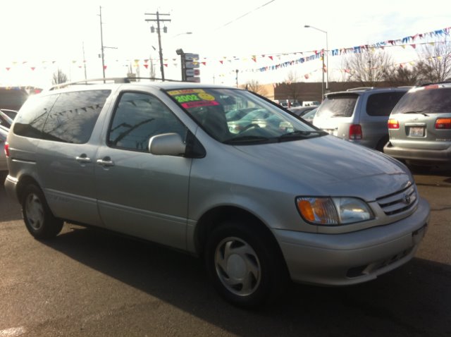 2002 Toyota Sienna X