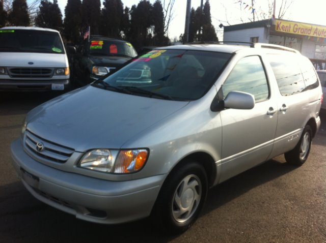 2002 Toyota Sienna X