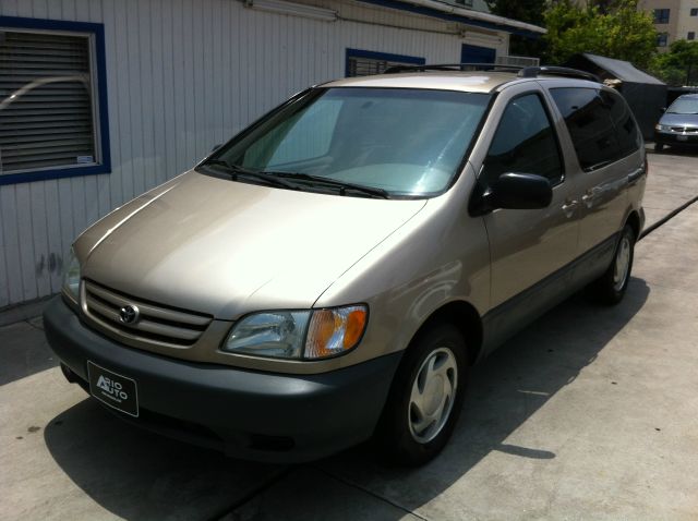 2002 Toyota Sienna X