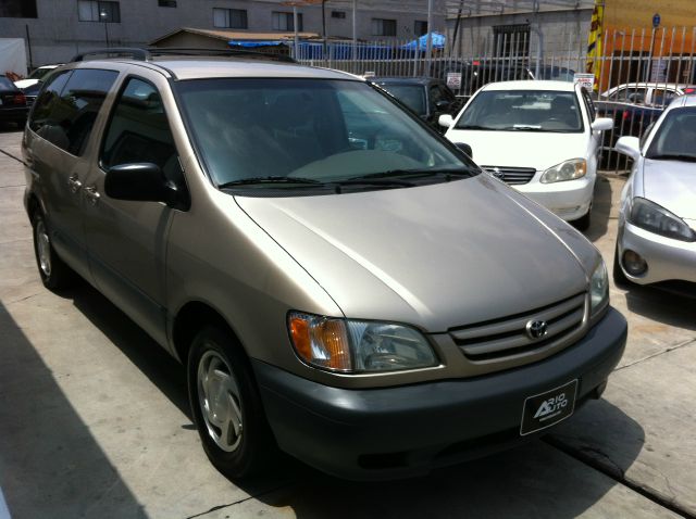 2002 Toyota Sienna X