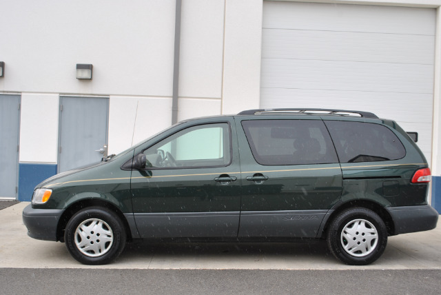 2002 Toyota Sienna X