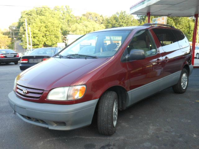 2002 Toyota Sienna X