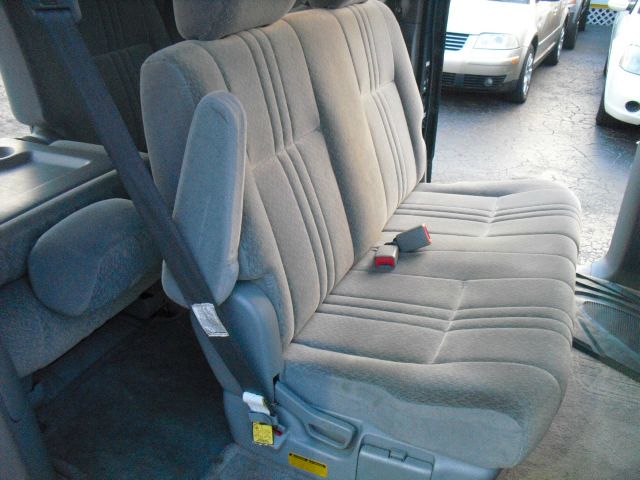 2002 Toyota Sienna SEL Sport Utility 4D