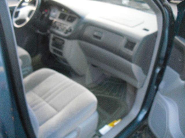 2002 Toyota Sienna SEL Sport Utility 4D