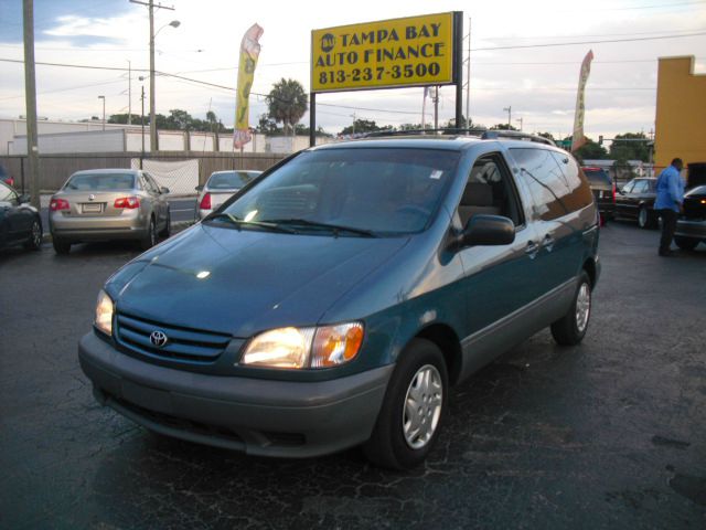 2002 Toyota Sienna SEL Sport Utility 4D