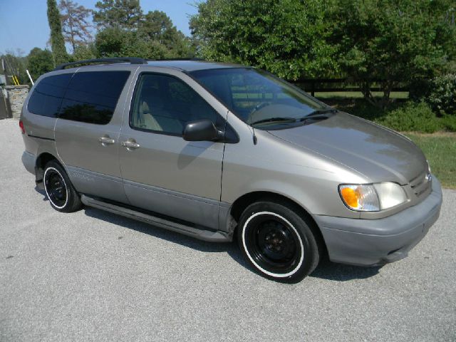 2002 Toyota Sienna X