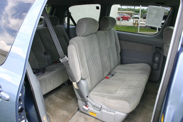 2002 Toyota Sienna SEL Sport Utility 4D