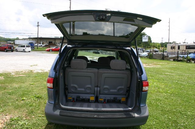 2002 Toyota Sienna SEL Sport Utility 4D