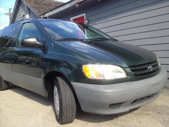 2002 Toyota Sienna 4.4i AWD