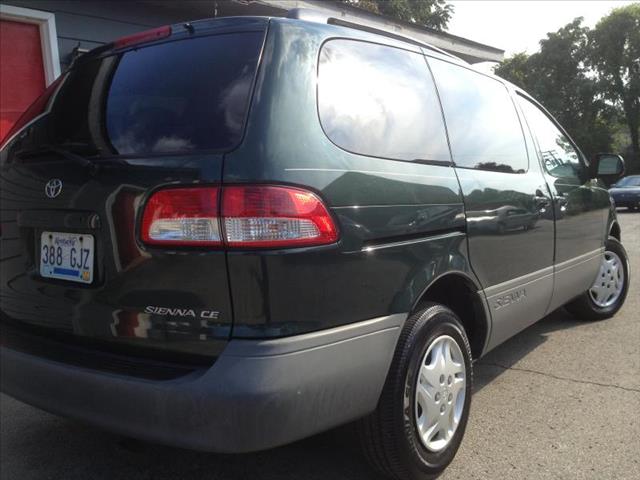 2002 Toyota Sienna 4.4i AWD