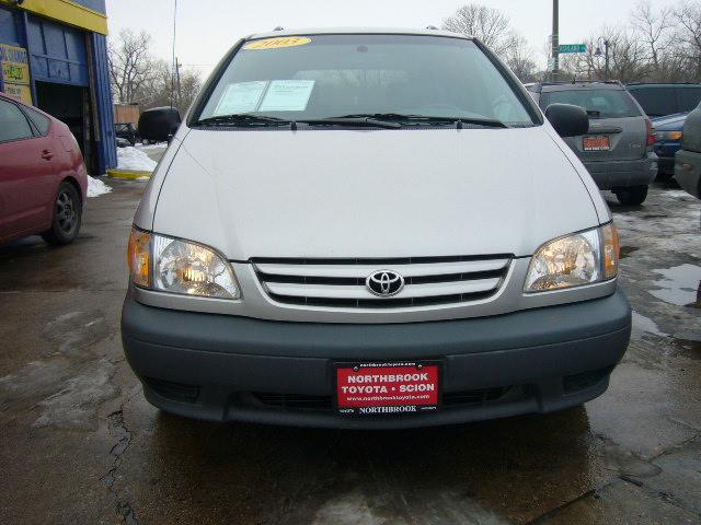 2003 Toyota Sienna SEL Sport Utility 4D