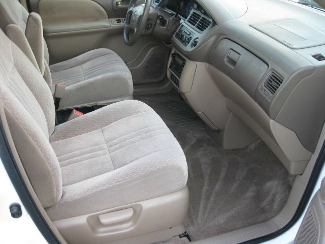 2003 Toyota Sienna SEL Sport Utility 4D