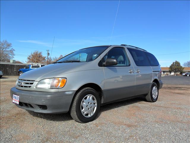 2003 Toyota Sienna X