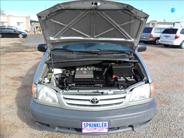 2003 Toyota Sienna X