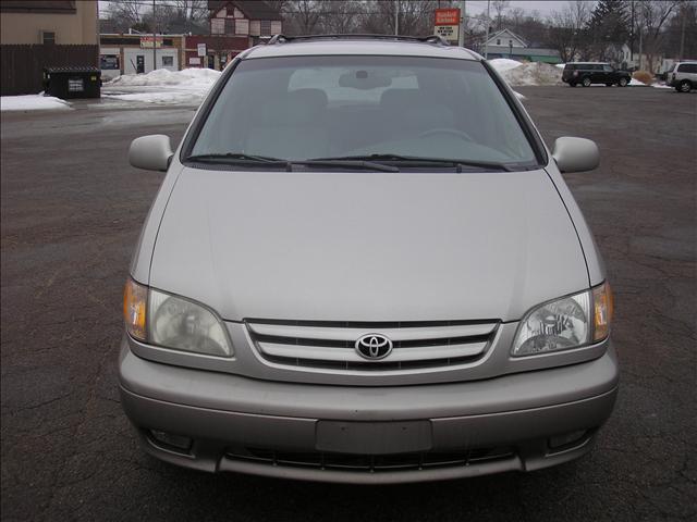 2003 Toyota Sienna SEL Sport Utility 4D