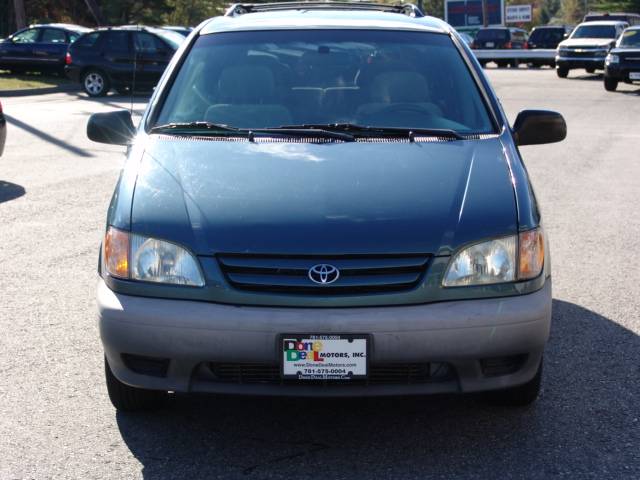 2003 Toyota Sienna SEL Sport Utility 4D