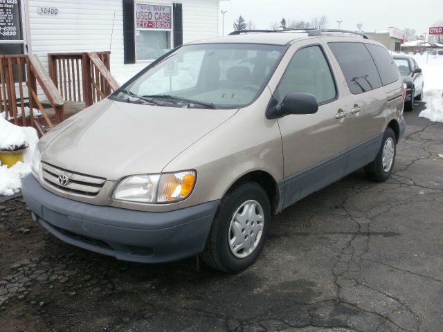 2003 Toyota Sienna SEL Sport Utility 4D