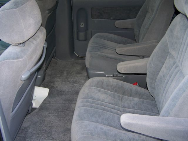 2003 Toyota Sienna X