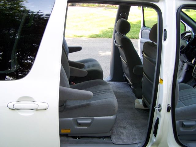 2003 Toyota Sienna X