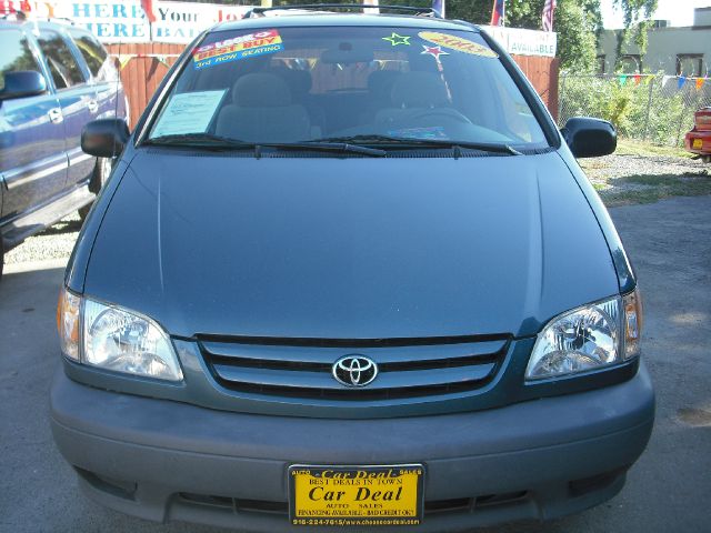 2003 Toyota Sienna X