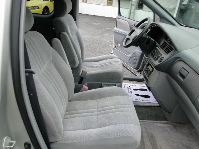 2003 Toyota Sienna SEL Sport Utility 4D