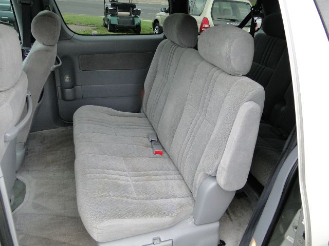 2003 Toyota Sienna SEL Sport Utility 4D