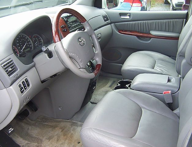 2004 Toyota Sienna XLT 4.6L 4WD