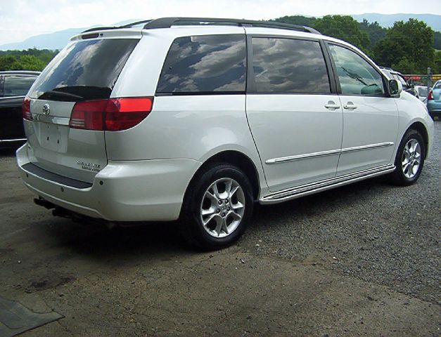 2004 Toyota Sienna XLT 4.6L 4WD