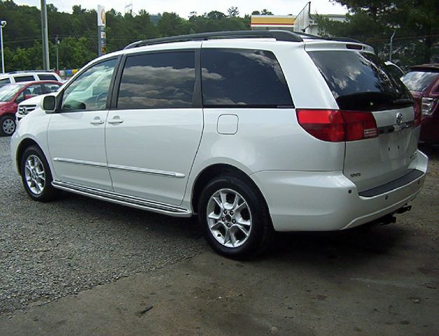 2004 Toyota Sienna XLT 4.6L 4WD