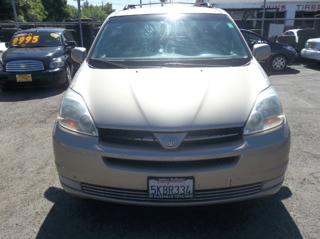 2004 Toyota Sienna SEL Sport Utility 4D