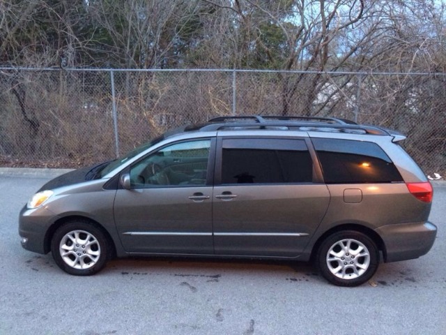 2004 Toyota Sienna Eddie Bauer 4x4