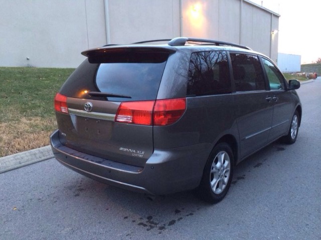 2004 Toyota Sienna Eddie Bauer 4x4