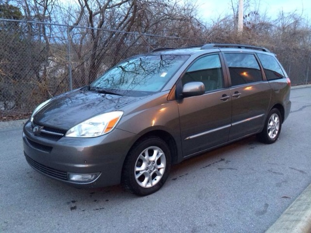 2004 Toyota Sienna Eddie Bauer 4x4