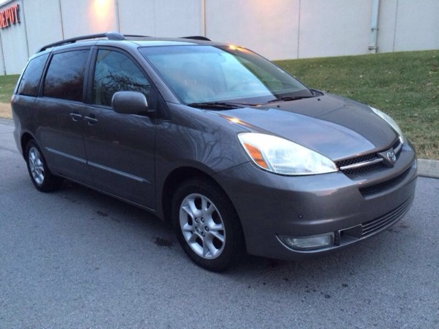 2004 Toyota Sienna Eddie Bauer 4x4