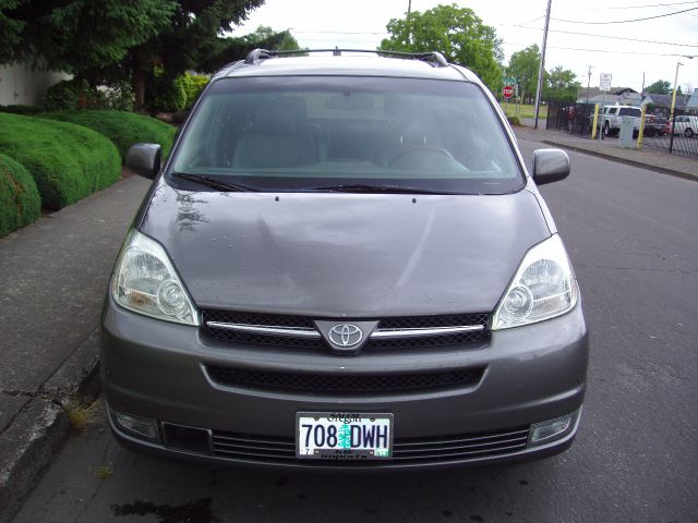 2004 Toyota Sienna Eddie Bauer 4x4