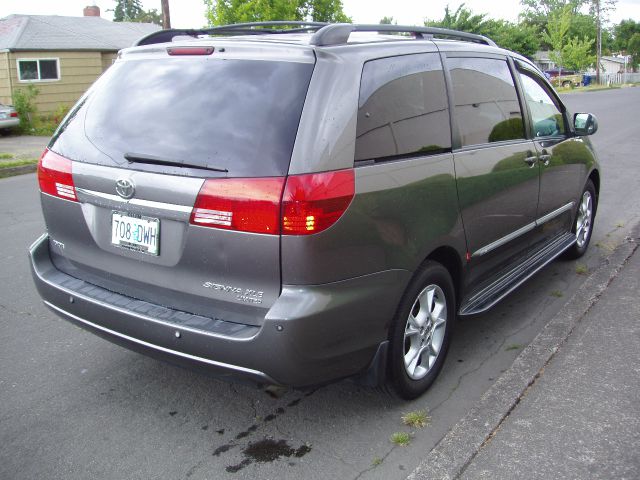 2004 Toyota Sienna Eddie Bauer 4x4