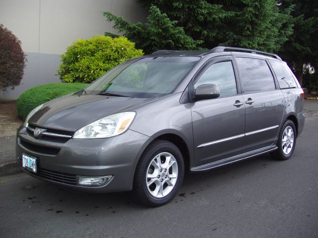 2004 Toyota Sienna Eddie Bauer 4x4