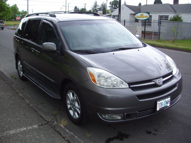 2004 Toyota Sienna Eddie Bauer 4x4