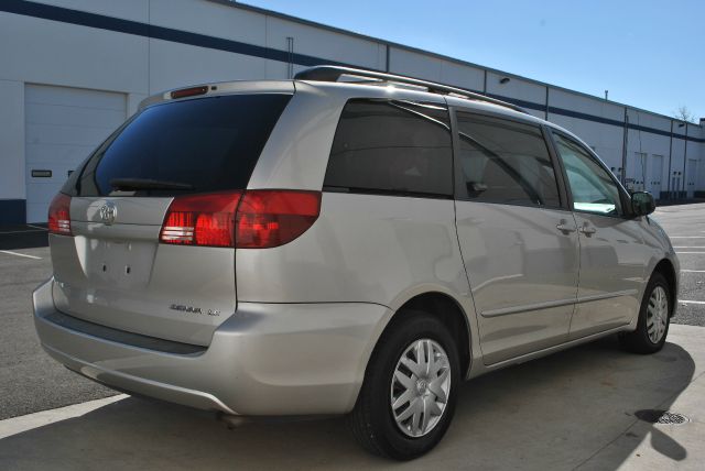 2004 Toyota Sienna 1997 Ford GL