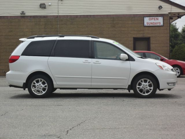 2004 Toyota Sienna XLT 4.6L 4WD