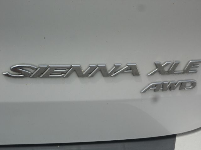 2004 Toyota Sienna XLT 4.6L 4WD