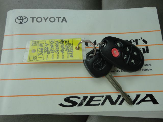 2004 Toyota Sienna XLT 4.6L 4WD